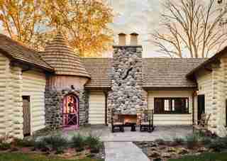 Tour a Summer-Ready Log Cabin That’s Perched on Lake Michigan